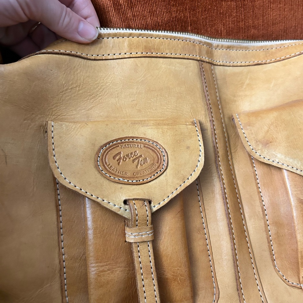 Tan Leather Men's Toiletry Bag